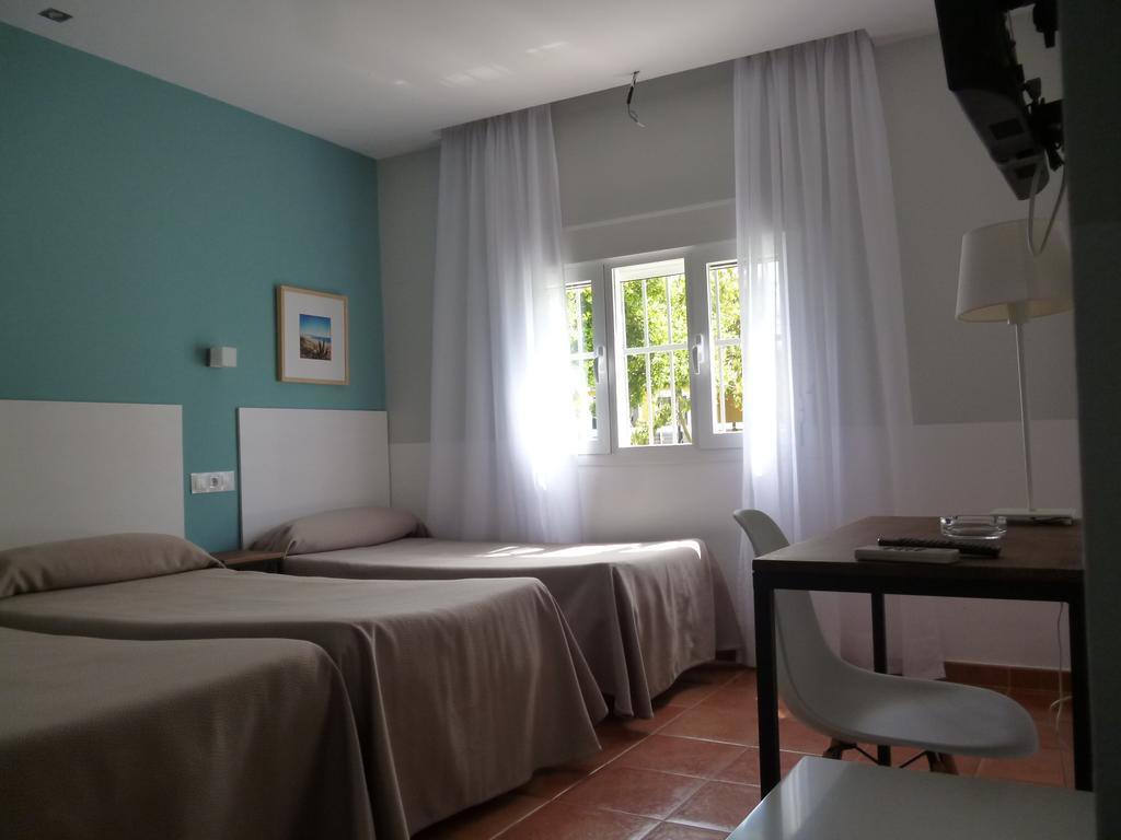 Hostal Las Cumbres Conil De La Frontera Exterior photo
