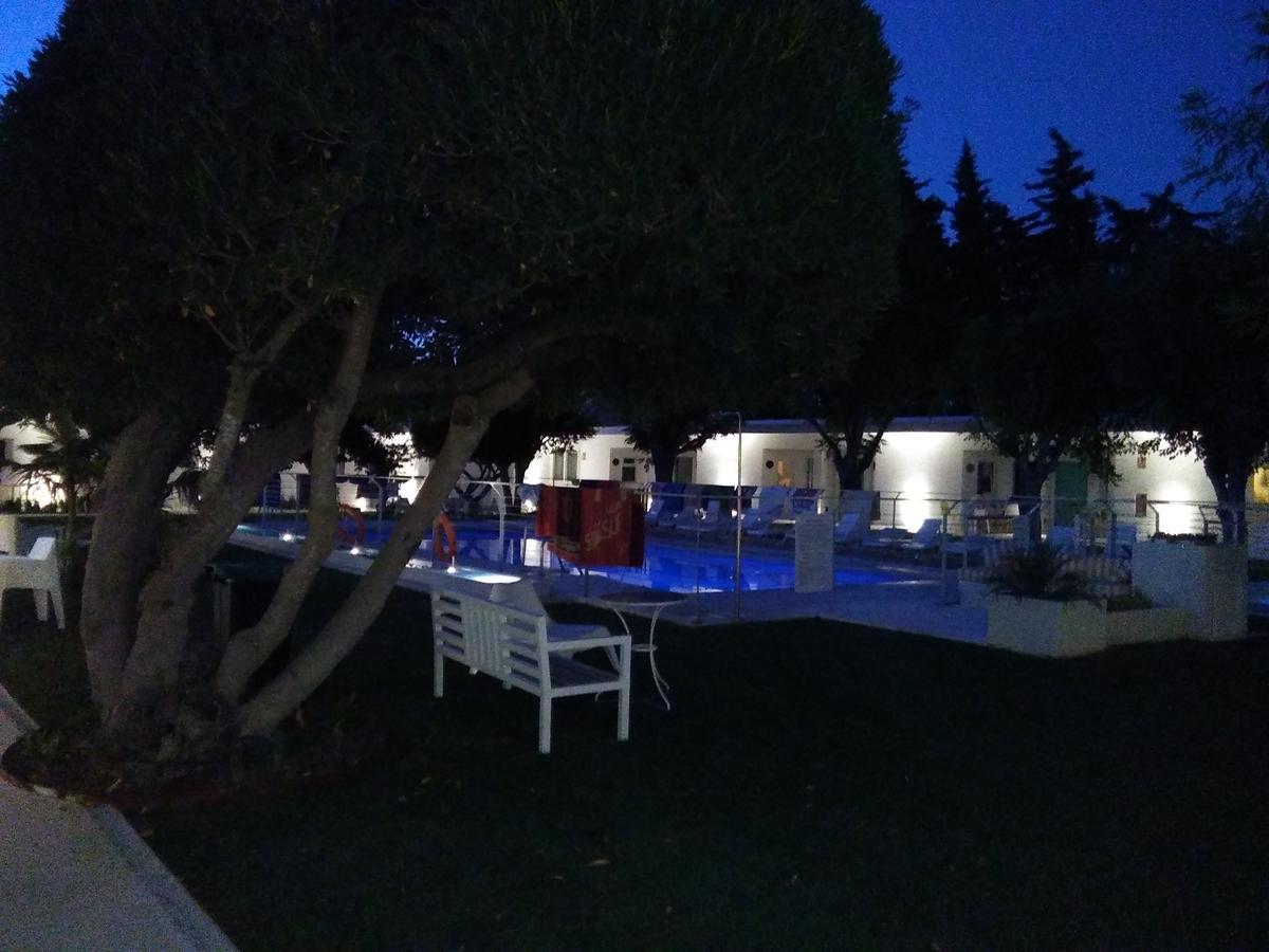 Hostal Las Cumbres Conil De La Frontera Exterior photo